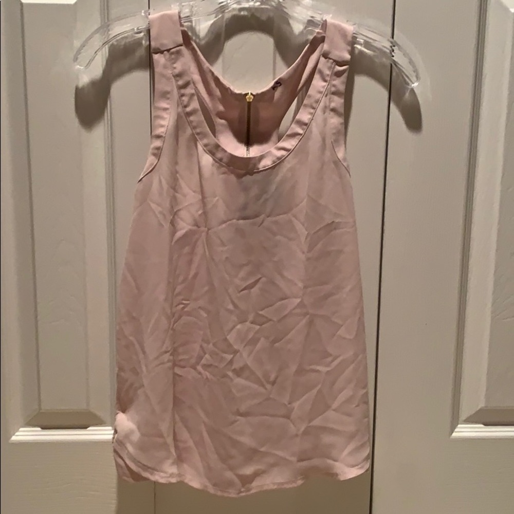 Women’s pink tank top
